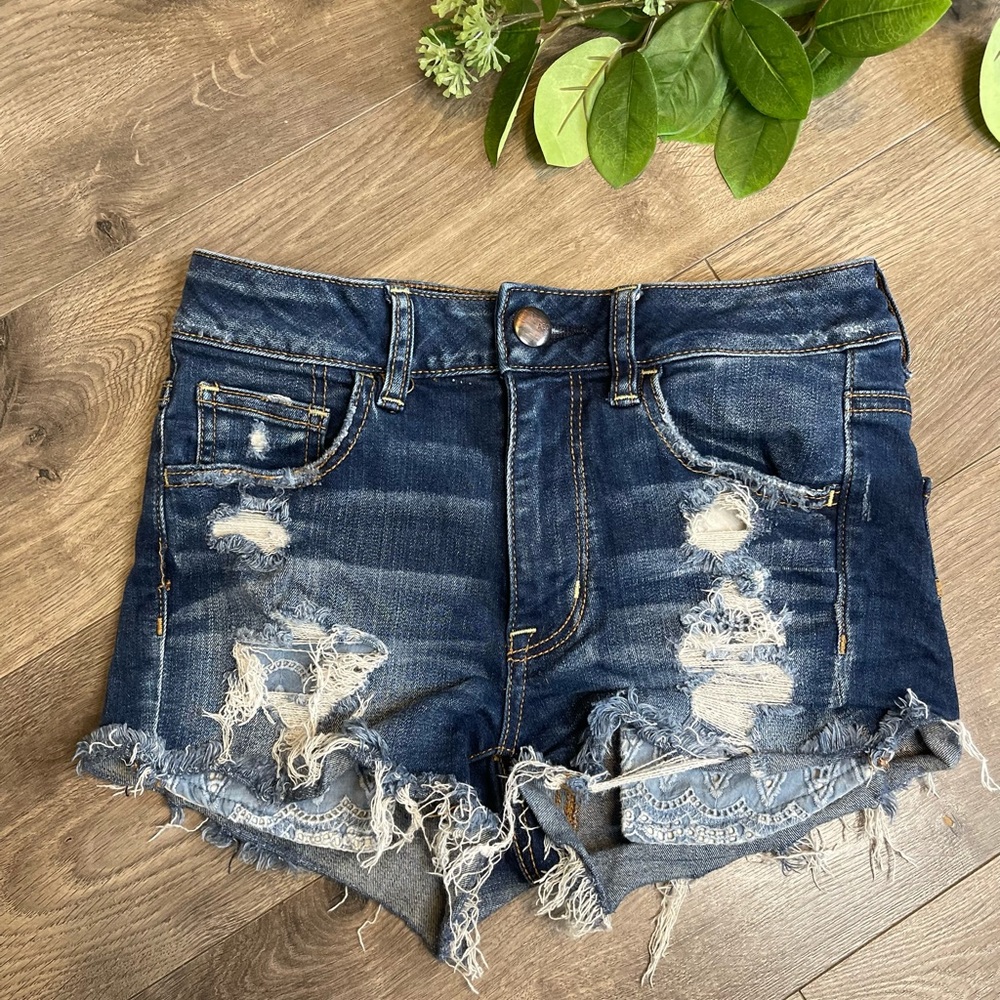 American eagle high waisted shortie shorts with lace pockets size 2